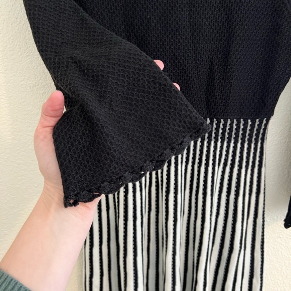 [Calvin Klein] Black and White Knit Dress - Picture 4 of 7